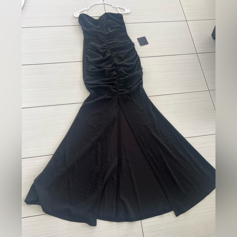 Elegant Black Strapless Evening Gown